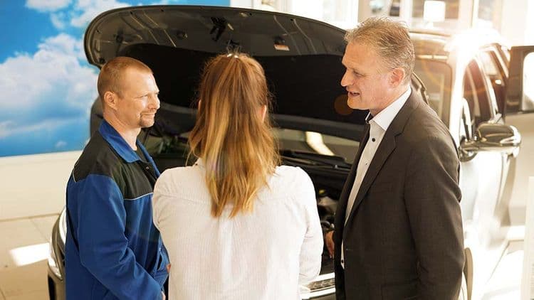 Commercial customer leasing and financing